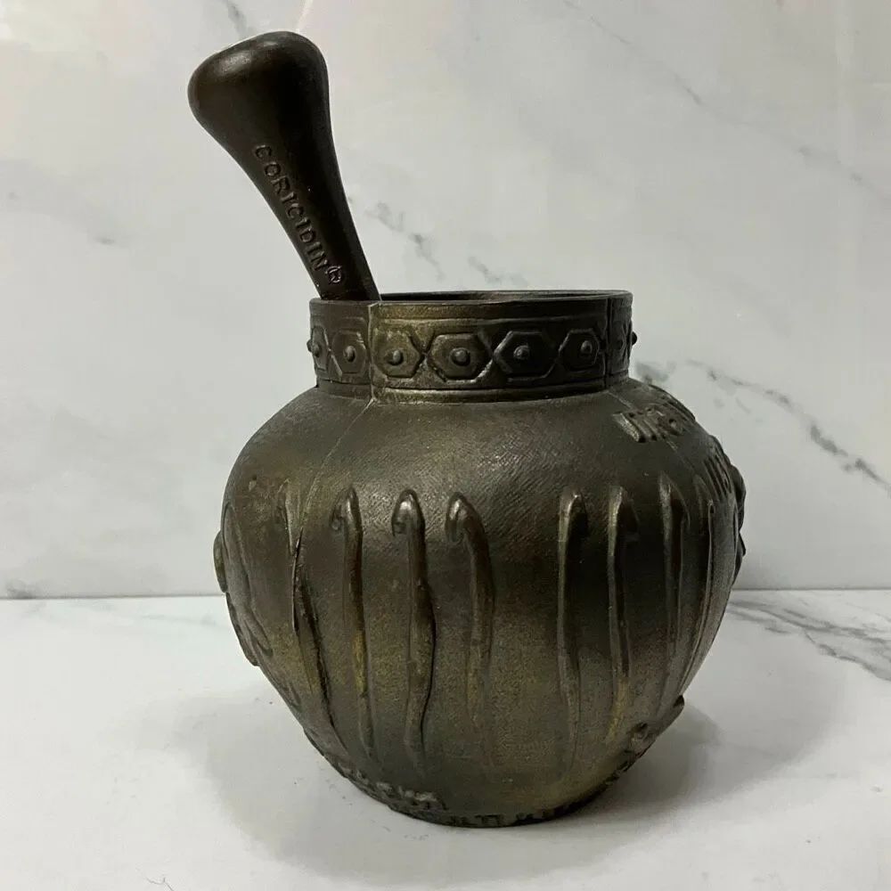 VINTAGE 1968 Schering Brass Mortar & Pestle 6th Edition - Picture 3 of 10